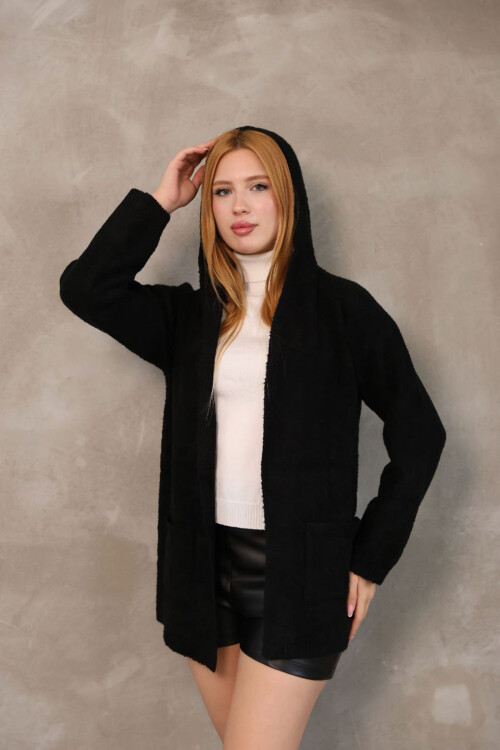 Siyah Kapüşonlu Çift Cepli Yumuşak Dokulu Triko Hırka BCES-252016