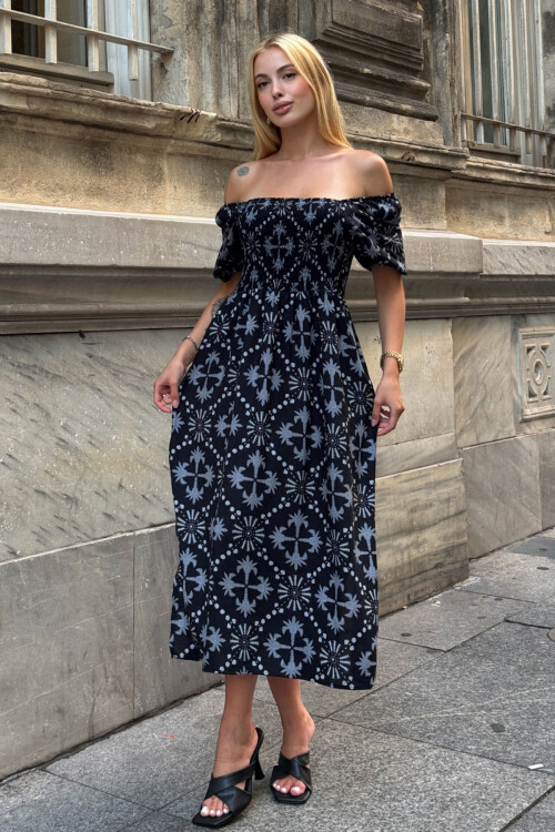 Siyah Kare Yaka Beli Çiçek Desenli Dokuma Yazlık Elbise