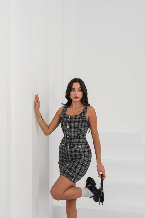 Siyah Kare Yaka  Düğme Detaylı Tüvit Kumaş Elbise BCHN-25265007