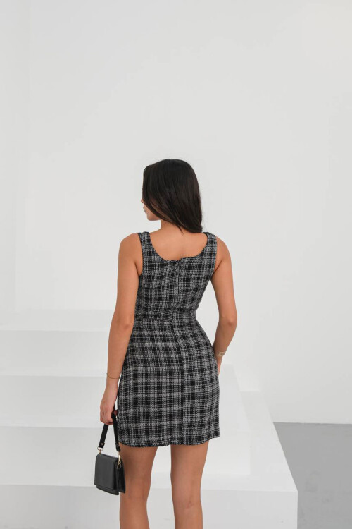 Siyah Kare Yaka  Düğme Detaylı Tüvit Kumaş Elbise BCHN-25265007