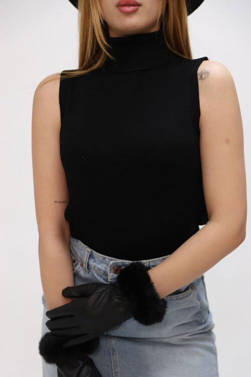 Siyah Kolsuz Boğazlı Triko Bluz BCES-252022