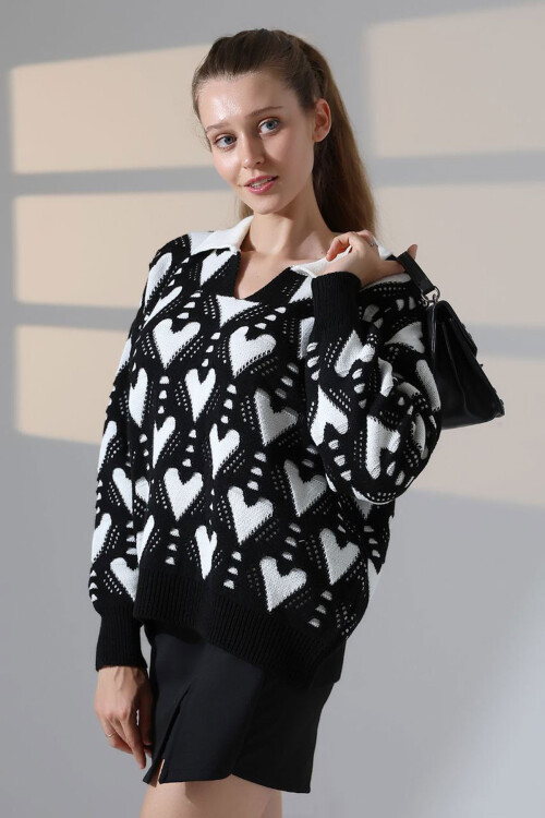 Siyah Polo Yaka Kalp Desenli Triko Kazak BCES-252026
