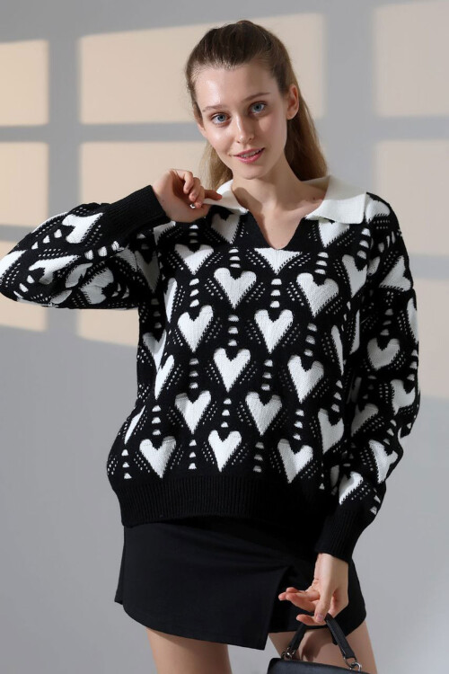 Siyah Polo Yaka Kalp Desenli Triko Kazak BCES-252026