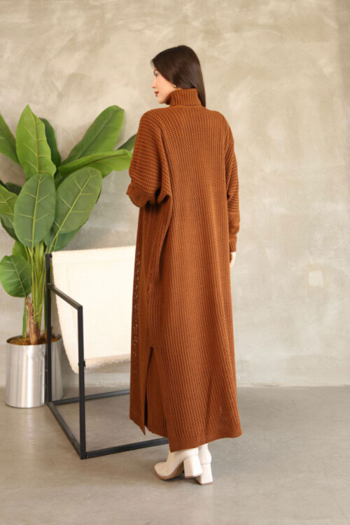 Tarçın Kahve Boğazlı Uzun Kol Triko Elbise Ve Uzun Hırka Tesettür Alt Üst Triko Takım BCES-252039