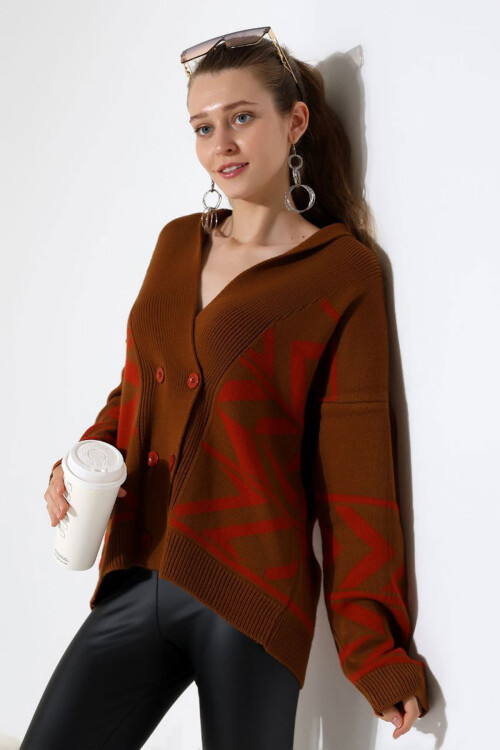 Tarçın Kahve Çift Düğme Detaylı Desenli Triko Hırka BCES-252021