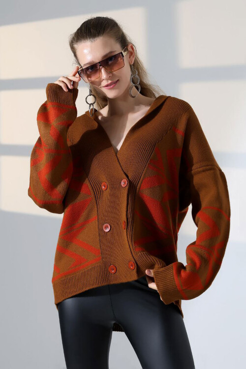 Tarçın Kahve Çift Düğme Detaylı Desenli Triko Hırka BCES-252021