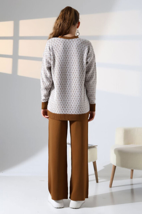 Tarçın Kahve V Yaka Düğmeli Hırka Ve Pantolon Alt Üst Triko Takım BCES-252011