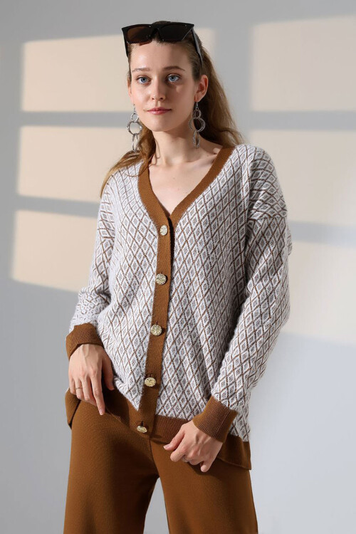 Tarçın Kahve V Yaka Düğmeli Hırka Ve Pantolon Alt Üst Triko Takım BCES-252011