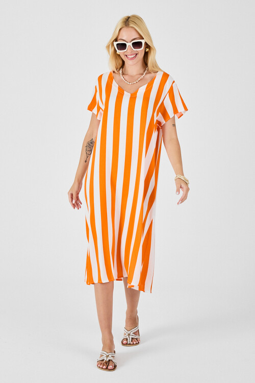 Turuncu V Yaka Kısa Kollu Rahat Kesim Elbise
