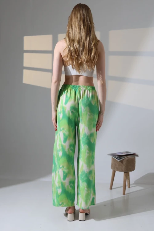 Yeşil Batik Desenli Viscon Yazlık Dokuma Pantolon BCBT-251008