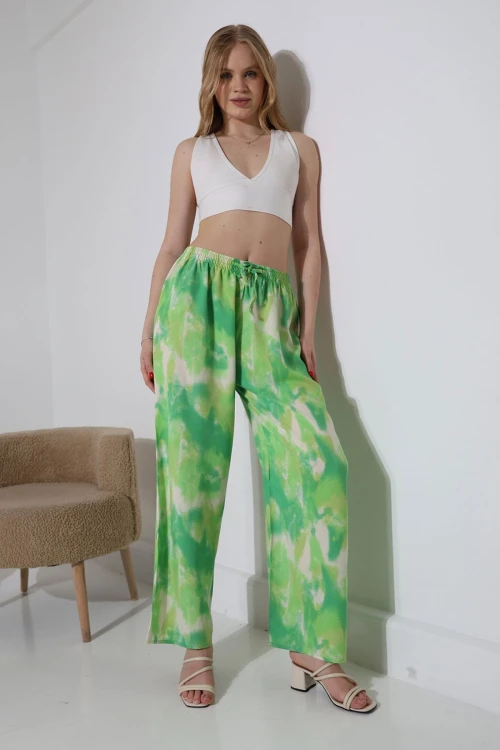 Yeşil Batik Desenli Viscon Yazlık Dokuma Pantolon BCBT-251008
