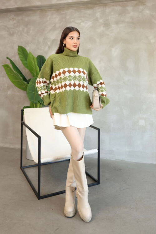 Yeşil Boğazlı Desenli Triko Kazak BCES-252010