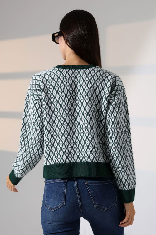 Yeşil Kare Çizgi Desenli Düğmeli Triko Hırka BCES-252004