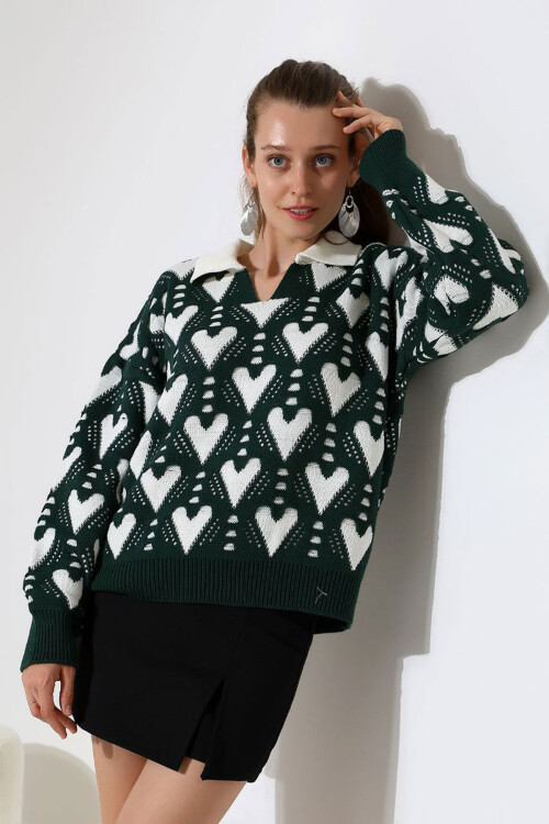 Yeşil Polo Yaka Kalp Desenli Triko Kazak BCES-252026