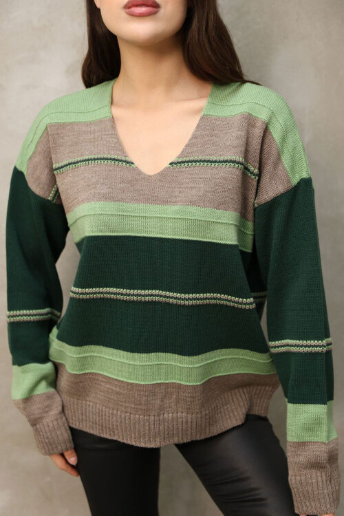 Yeşil V Yaka Çizgi Bloklu Triko Kazak BCES-252018