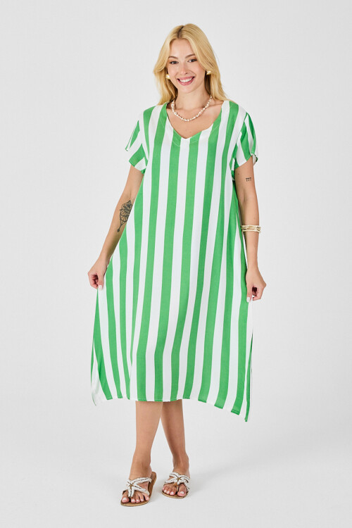 Yeşil V Yaka Kısa Kollu Rahat Kesim Elbise