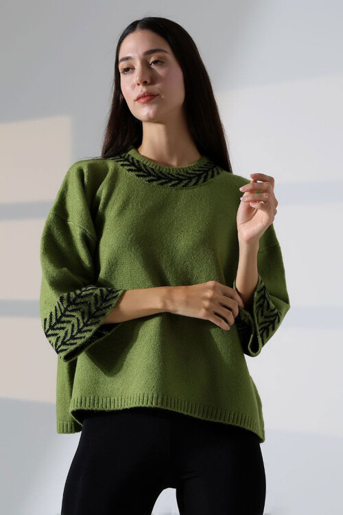 Zeytin Yeşili Bisiklet Yaka Desenli Triko Kazak BCES-252038