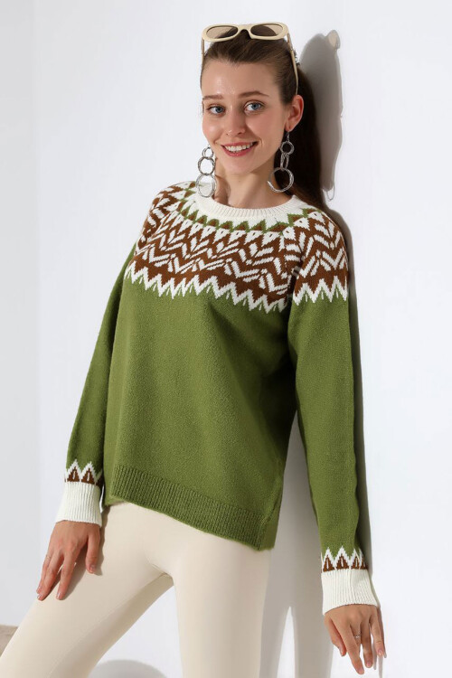 Zeytin Yeşili Bisiklet Yaka Kar Desenli Triko Kazak BCES-252028