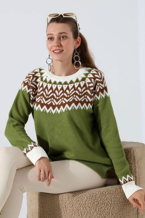 Zeytin Yeşili Bisiklet Yaka Kar Desenli Triko Kazak BCES-252028