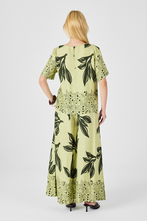 Zeytin Yeşili Yaprak Desenli Oversize Bluz Ve Bol Paça Pantolon Takım