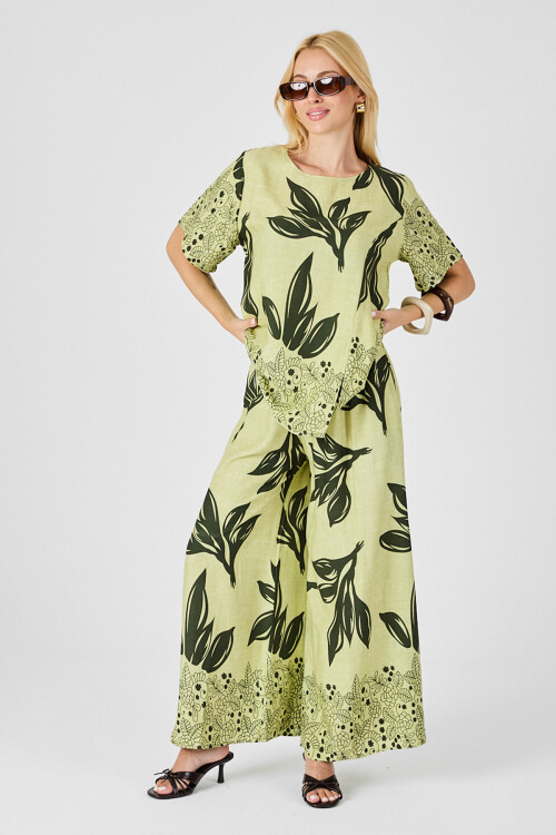 Zeytin Yeşili Yaprak Desenli Oversize Bluz Ve Bol Paça Pantolon Takım