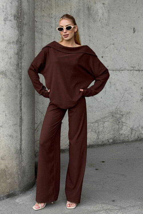 Acı Kahve Düşük Yaka Rahat Kesim Yumuşak Dokulu Bluz Ve Pantolon Alt Üst Takım