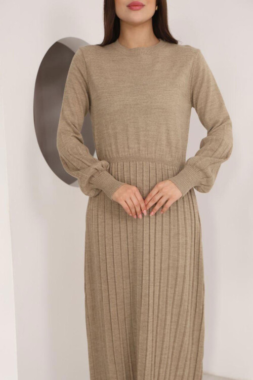 Bej Bisiklet Yaka Çizgili Triko Elbise BCES-253011