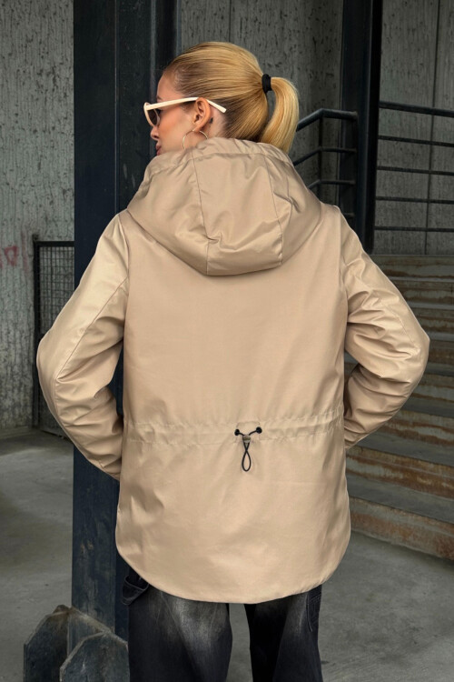 Bej Çift Cepli Kapüşonlu Mont BCVL-254204