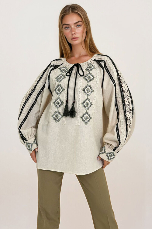 Bej Nakışlı Bağcıklı Bluz BCHESQ-251133