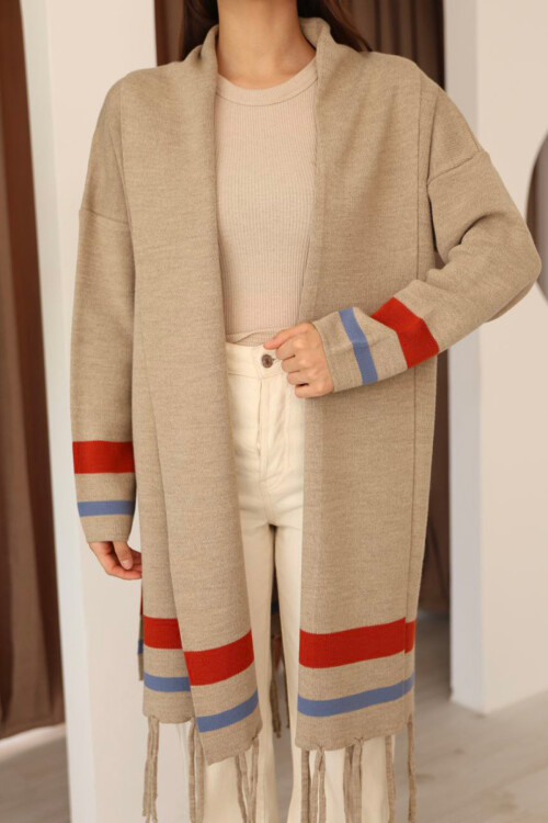 Bej Püsküllü Renk Bloklu Uzun Triko Hırka BCES-253002