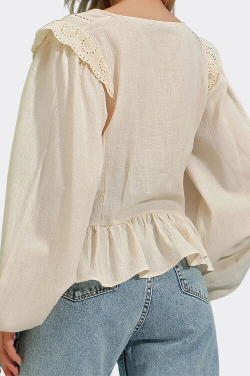 Bej V Yaka Fisto Ve Nakış İşlemeli Bluz BCHESQ-251104