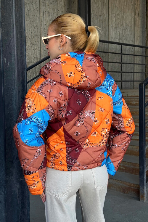 Bordo Kapüşonlu Desenli Şişme Mont BCVL-25N1001