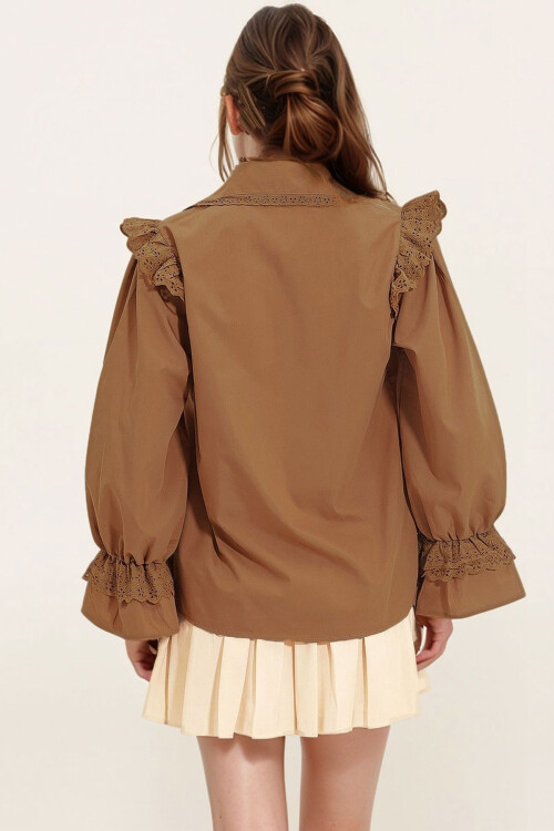 Camel Yakası Fisto İşlemeli Balon Kol Nakışlı Poplin Gömlek BCHESQ-251010
