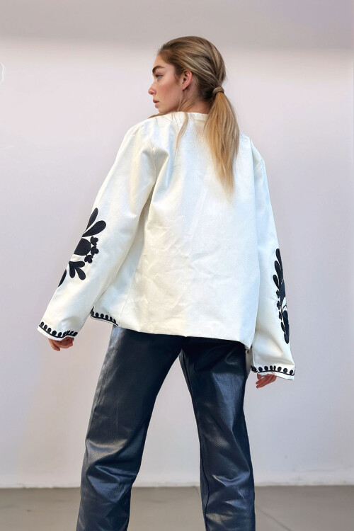 Ekru Astarlı Nakışlı Ceket BCHESQ-251026