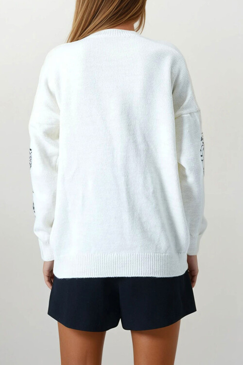 Ekru Çiçek Nakışlı Bisiklet Yaka Triko Kazak BCHESQ-251160