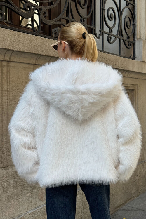 Ekru Kapüşonlu Suni Kürk Premium Peluş Ceket BCVL-25V218-KPS