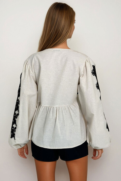 Ekru Nakışlı Bağcıklı Bluz BCHESQ-251130