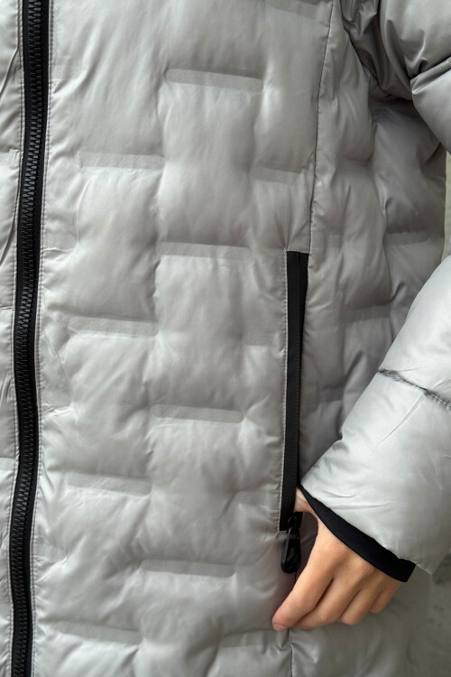 Gri Kapitoneli Fermuarlı Kapüşonlu Uzun Şişme Mont BCVL-254200