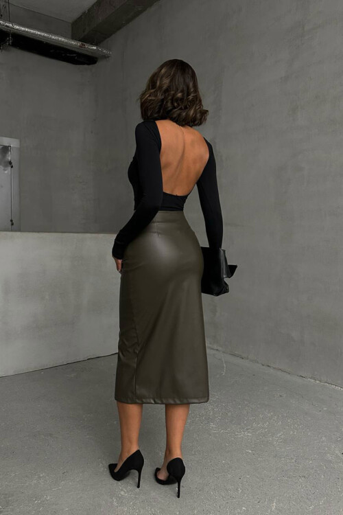 Haki Yırtmaç Detaylı Midi Boy Suni Deri Etek BCHN-2526428