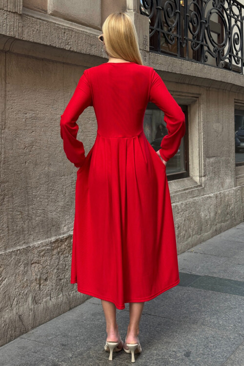 Kırmızı Geniş Yaka Düğme Detaylı Çift Cepli Yumuşak Dokulu Kumaş Örme Elbise BCVL-25V239