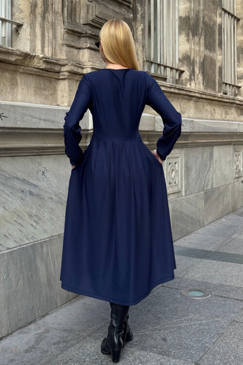 Lacivert Geniş Yaka Düğme Detaylı Çift Cepli Yumuşak Dokulu Kumaş Örme Elbise BCVL-25V239