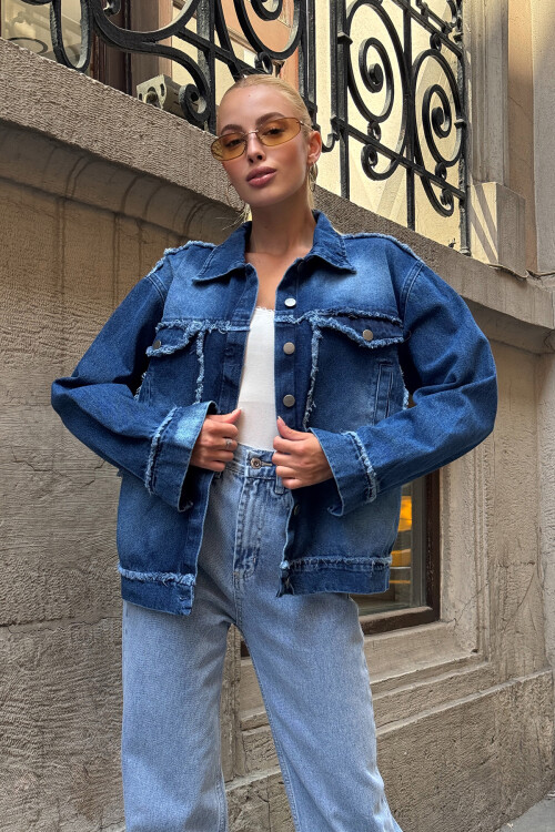 Mavi Çift Cepli Püskül Detaylı Eskitmeli Jean Ceket BCHESQ-251151