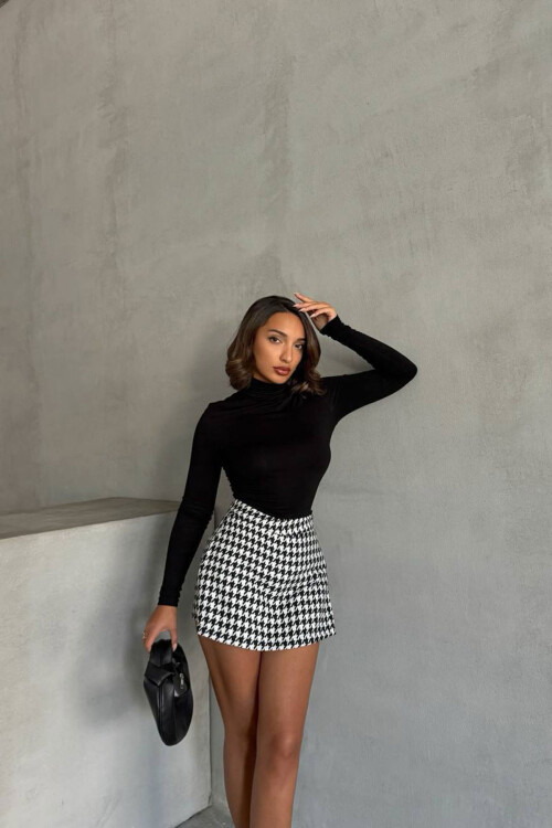 Siyah Beyaz Kapaklı Kazayağı Desenli Şort Etek BCHN-2526218