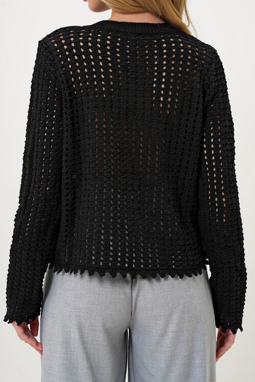 Siyah Bisiklet Yaka Ajurlu Ve Nakış İşlemeli Nostaljik Triko Hırka BCHESQ-251119