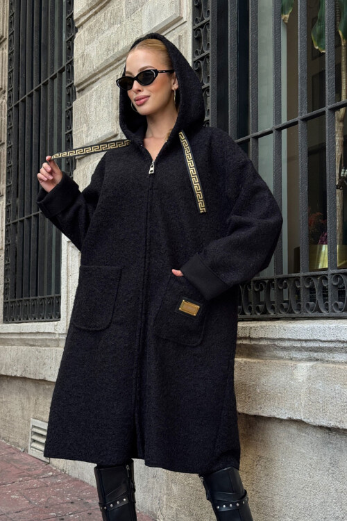 Siyah Çift Cepli Kapüşonlu Uzun Kışlık Buklet Ceket BCVL-25V221