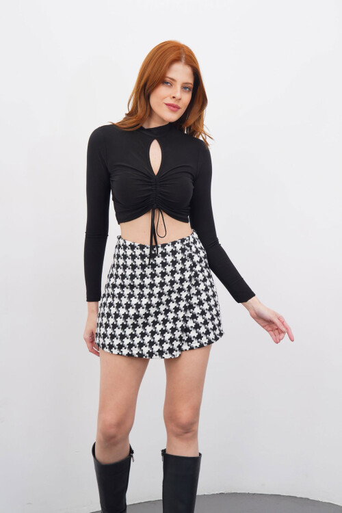 Siyah Desenli 2 Düğmeli Tüvit Kumaş Şort Etek BCHN-2526414