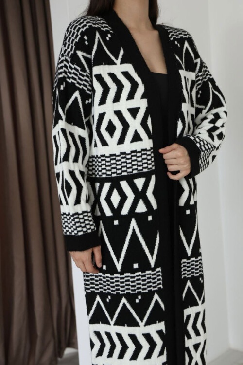 Siyah Desenli Saçaklı Uzun Boy Triko Hırka BCES-253001