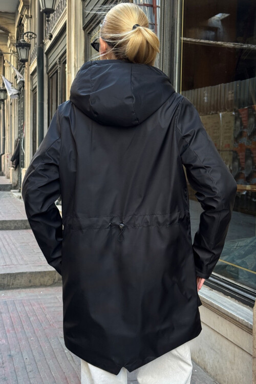 Siyah Geniş Cepli Kapüşonlu Uzun Mont BCVL-254205