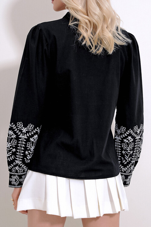 Siyah Hakim Yaka Püskül Detaylı Flamlı Keten Bluz BCHESQ-251046