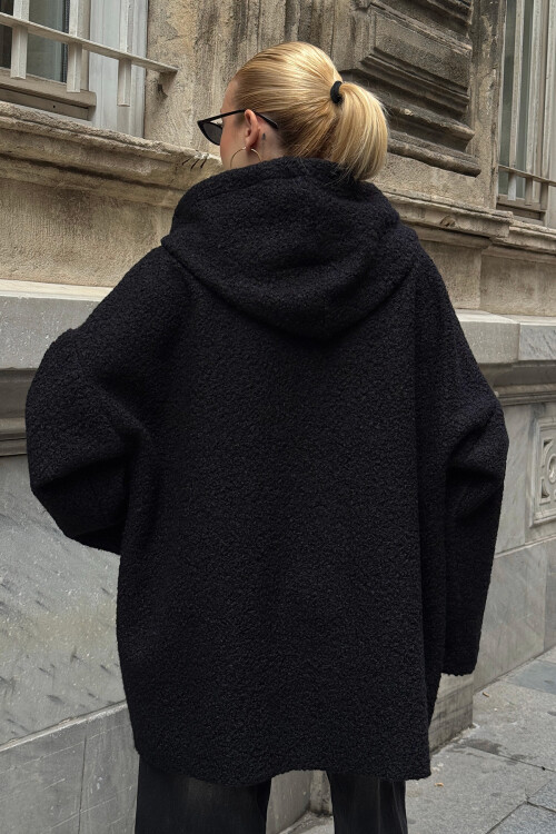 Siyah Kapüşonlu Çift Cepli Oversize Buklet Ceket Kaban BCVL-25V608